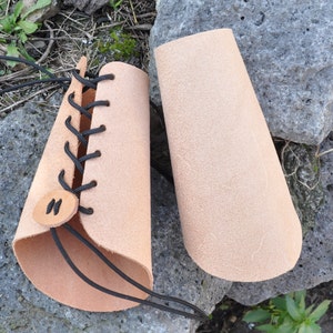 Brazales de cuero de grano partido para LARP, brazaletes de cuero, armadura de fantasía.