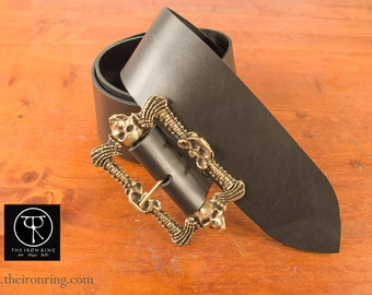 Skull and bones buckle big pirate belt in leather, fantasy, steampunk, gothic, rock, larp. Custom size.