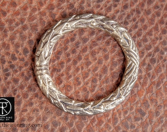 Anillo tórico grande de latón macizo decorado para cinturón LARP Renacimiento Medieval