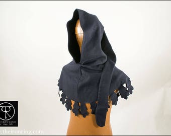 Leaf edged hood. Used about from 1350 to 1460. Made in 100 % wool.