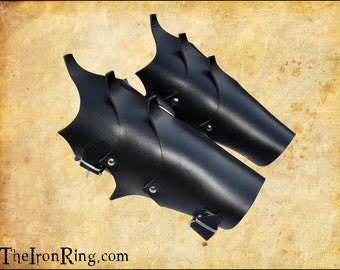 Dark elf bracers, black or brown leather, for Larp and fantasy enthusiasts.