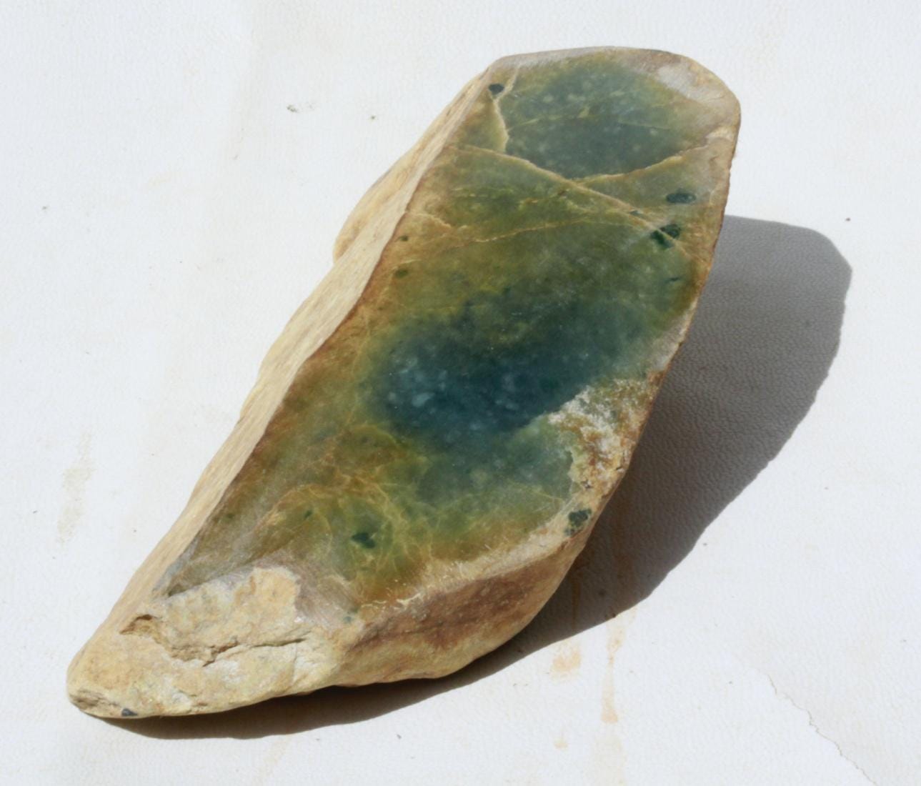 希少！独特のブルーグリーンが綺麗な グアテマラ翡翠 原石 ほぼ全面磨き 526 希少！独特のブルーグリーンが綺麗な グアテマラ翡翠 原石 ほぼ全面