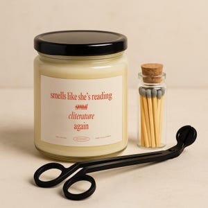 Smells Like She&#39;s Reading Smut / Cliterature Romantasy Candle, Booktok Gift, Christmas Bookish Present, 9oz 3 Piece Gift Set
