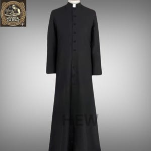Handcrafted Black Roman Cassock – Custom Clergy Vestment – Traditional Liturgical Priest Robe – Elegant Church Garment – Religious Overcoat