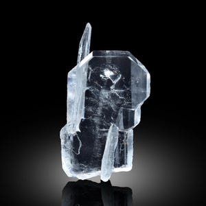 Natural Faden Quartz - 33 Carat Specimen from Pakistan, Healing Crystals, Raw Quartz, Unique Collectible Stone