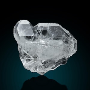 Natural Faden Quartz Specimen 28g from Pakistan – Unique Crystal Healing Stone & Mineral Collectible