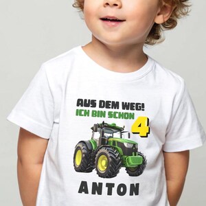 Personalisiertes Traktor T-Shirt „Aus dem Weg…“ – Kinder Shirt zum Geburtstag mit Name & Alter – Bio Baumwolle – Geschenk für Jungen