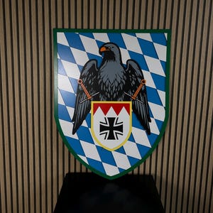 3D Wooden Coat of Arms Sign – Custom Family Crest Shield Wall Decor, Personalized Wooden Emblem with LED Backlight for Office Home\ Heritage