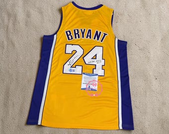 Bryant #24 gesigneerd Los Angeles Lakers-basketbalshirt – QR-code – met Beckett COA (lees beschrijving)