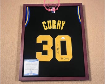 Curry #30 Signierte und gerahmte Kriegerin Jersey | BAS zertifiziertes Autogramm