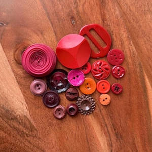 Vintage Button Lot - Magenta + Red + Orange - Lot 21