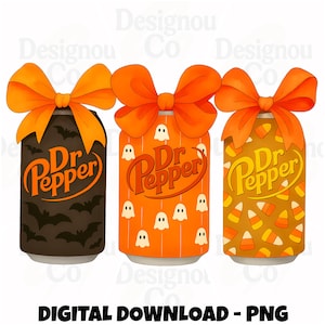Könnte beinhalten: Drei Getränkedosen mit großen orangefarbenen Schleifen. Die linke Dose ist schwarz mit Dr Pepper Logo und Fledermaus-Silhouetten. Die mittlere Dose ist orange mit Dr Pepper Logo und Geister-Symbolen. Die rechte Dose ist braun mit Dr Pepper Logo.