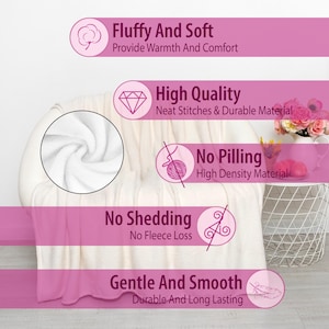 Puede incluir: Una manta color crema sobre una silla blanca. La manta tiene una textura suave y esponjosa. El texto de la imagen dice "Fluffy and Soft", "High Quality", "No Shedding", "No Pilling" y "Gentle and Smooth".