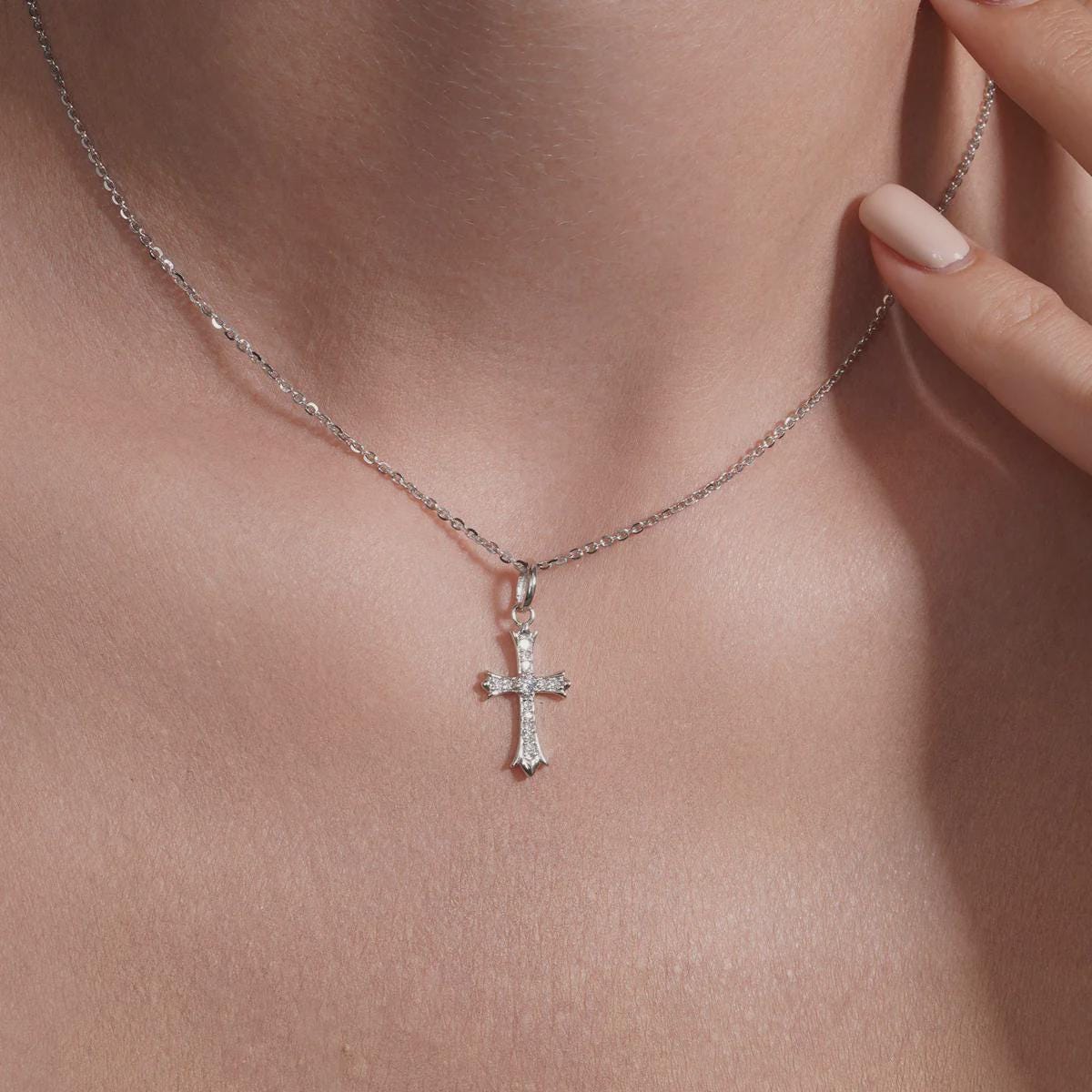 ネックレス ラテン十字 フルール・ド・リス ブラックスピネル H27 フルールドリスの十字架 - Etsy 日本