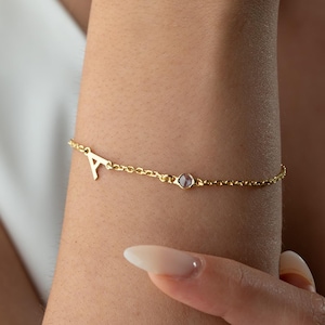 Sterling Silber Buchstabe und Geburtsstein Armband mit Initial Benutzerdefinierte Birthstone Armband für Freundin Initial Armband Birthstone Charme Geschenk