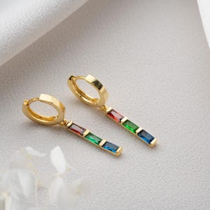 Custom Baguette Birthstone Earrings Baguette Stone Huggie Earrings Silver Family Birthstone Earring with Gemstone Birthstone Hoop Earrings