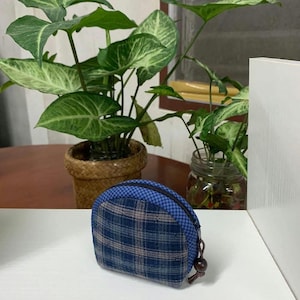 Handgefertigter blau karierter Geldbeutel, Kartenhalter mit Reißverschluss, niedliches Geschenk für Sie
