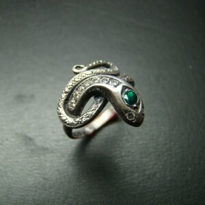 Elegant Sterling Silver snake ring with emerald and diamonds