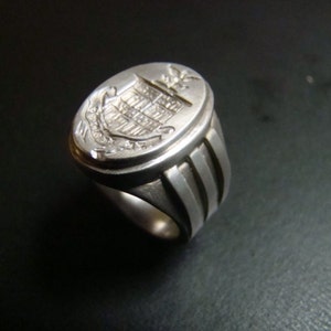 Amazingly detailed Sterling Silver Crest ring