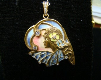 18K gold Vintage Plique ajour style pendant with diamonds