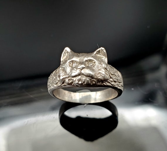 Beautifully Detailed Sterling Silver Cat Ring With Genuine Diamond