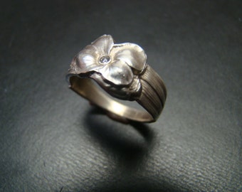 Exquisite Sterling Silver Pansy ring with genuine diamond