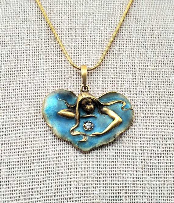 Vintage 14K Gold Art Nouveau Heart shaped pendant… - image 4