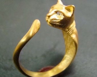 14k Gold Cat ring with diamond eyes