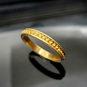 18K Gold Etruscan style beaded band ring  (Size 5 1/2)