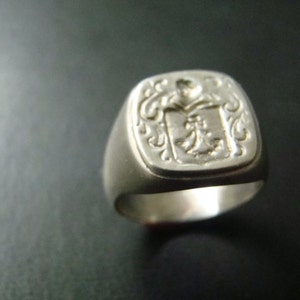 Classic Sterling Silver Crest ring