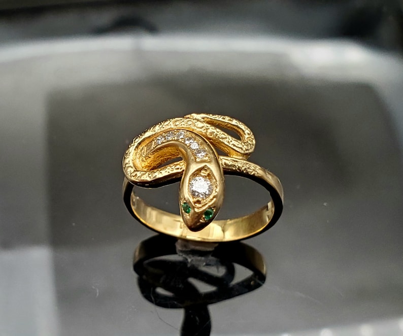 Classic and beautiful 14K Gold diamond and emerald snake ring image 3