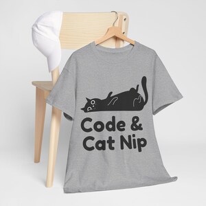 Rolig kattälskare-t-shirt, kod och kattnyp, IT-gåva