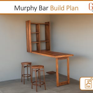 Puede incluir: Plano de construcci&oacute;n de una barra Murphy de madera con una mesa plegable y estanter&iacute;as adjuntas. Dos taburetes de madera est&aacute;n frente a la barra. La imagen incluye el texto "Murphy Bar Build Plan" y un icono PDF.