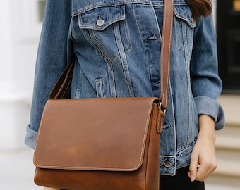 Handcrafted Full Grain Leather Crossbody Bag: Adjustable Strap Shoulder Purse