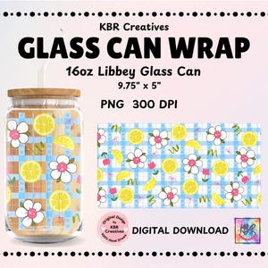 Könnte beinhalten: Ein digitaler Download für eine 16 Unzen Glasdosenverpackung mit einem Zitronen- und Blumenmuster auf einem blau-weiß karierten Hintergrund. Das Design ist 9,75 Zoll mal 5 Zoll groß und hat 300 DPI.