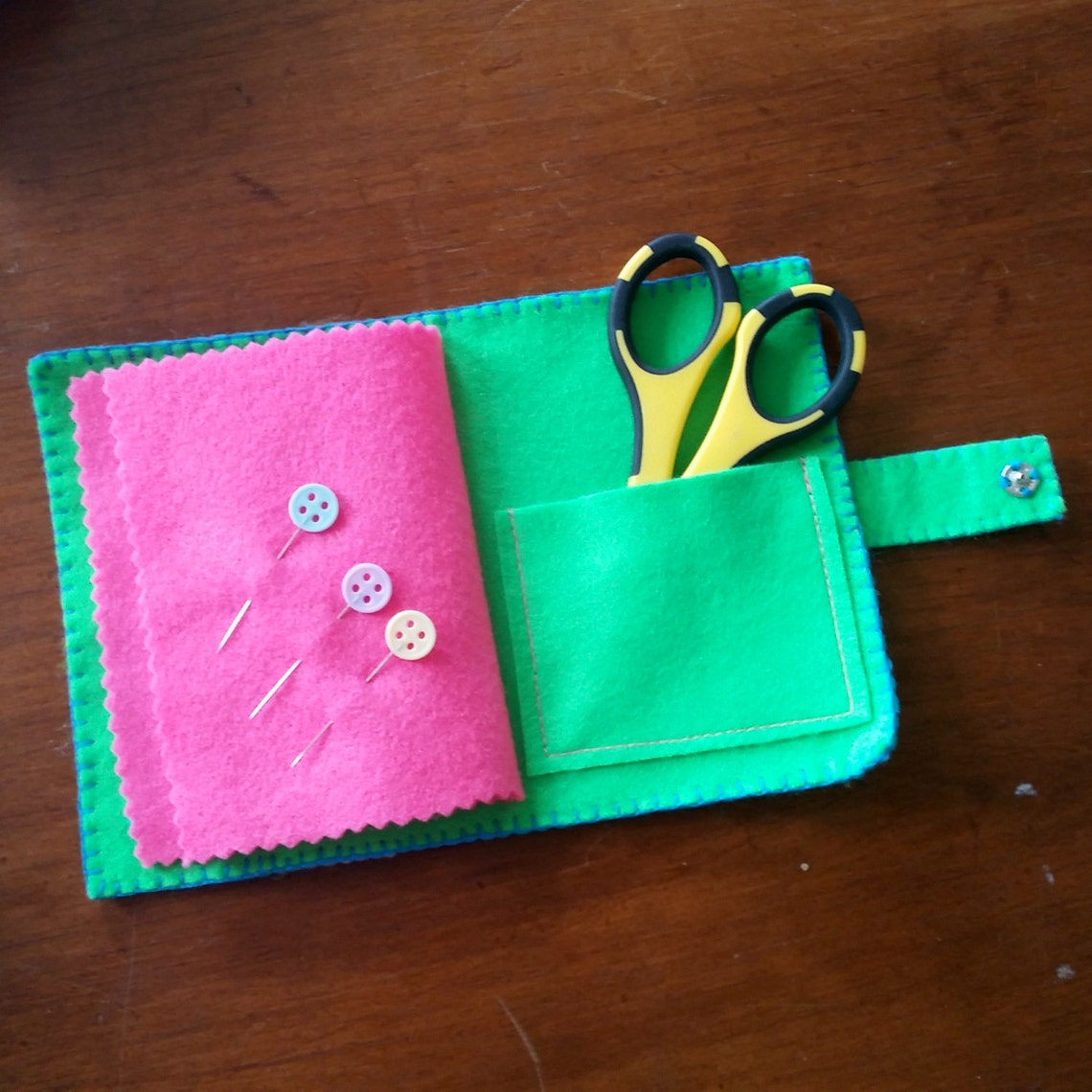 Felt needle book pattern. Swan needle case. Sewing accessory. Etsy