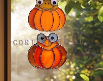 Patrón de vidriera de calabaza y rana – Plantilla para atrapasoles de Halloween, descarga instantánea en PDF, SVG y PNG, arte en vidrio adorable para la decoración de ventanas.