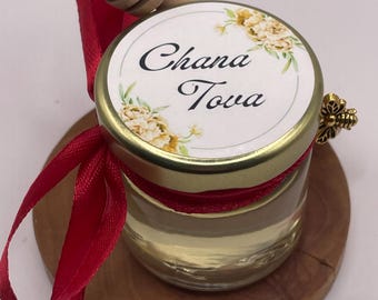 Chana tova - Gift and table decoration ... Personalized honey pots with its honey spoon and bee pendant