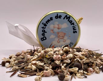 Baptism guest gifts. 100% personalized flower seed pot with satin ribbon and golden bee pendant.