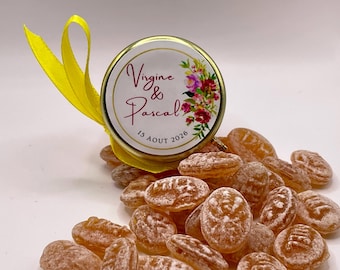 Wedding favors. 100% personalized honey candy jar with satin ribbon and golden bee pendant.