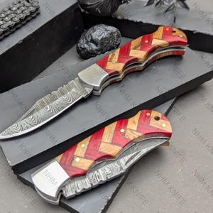 Aangepaste handgemaakte damascus zakmes zakmes bruidsjonkers cadeau verjaardag bruiloft gepersonaliseerd cadeau voor mannen afstudeercadeaus voor hem