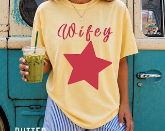 Comfort Colour® Wifey Star Cute T-shirt Newlywed honeymoon tee Bride to be outfit Engagement gift Fiancée Christmas gift husband gift soft