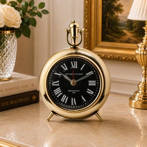 Reloj de mesa de latón estilo antiguo, reloj de escritorio con esfera negra y números romanos, reloj de repisa de inspiración vintage, decoración clásica para el hogar y la oficina.