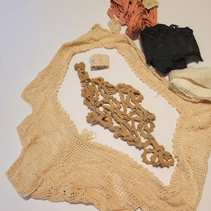 Lot of vintage lace trim and pieces