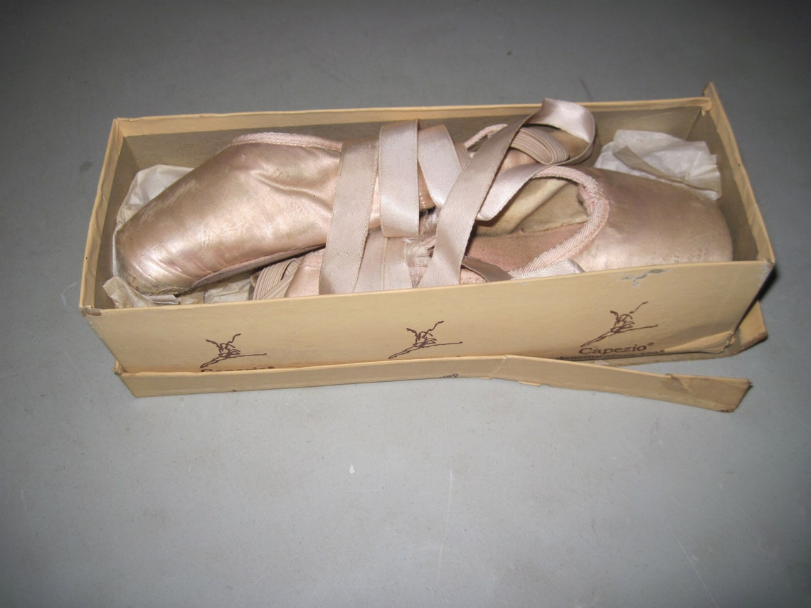 Vintage Capezio pink satin Ballerina toe shoes Etsy