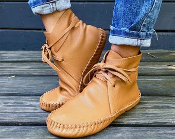 handmade moccasins | indigenous maker | handmade moccasins | hi-top moccasins | moccasin boots | caramel | chukka shortie | size 8