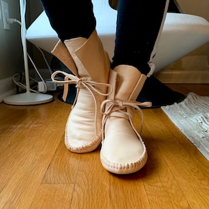 handmade moccasins | indigenous maker | moccasins | hi-top moccasins | moccasin boots | natural undyed leather | barefoot shoes