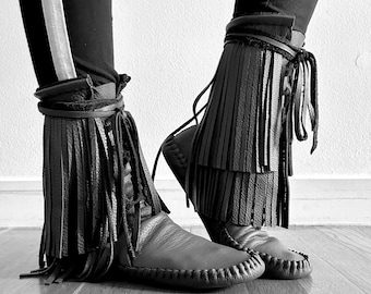 handmade moccasins | indigenous maker | fringe moccassins | fringe boot | moccasin boots | toffee
