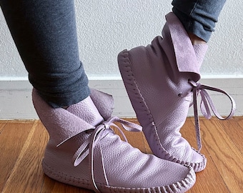 handmade moccasins | indigenous maker | moccasins | hi-top moccasins | moccasin boots | lilac | size 8 | leather slippers | barefoot shoes
