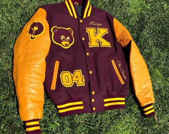 Anpassade universitetsjackor Grekiska jackor Bomberjackor Personliga jackor Studentkamratjacka Fotbollsjackor Broderade collegelagsjackor